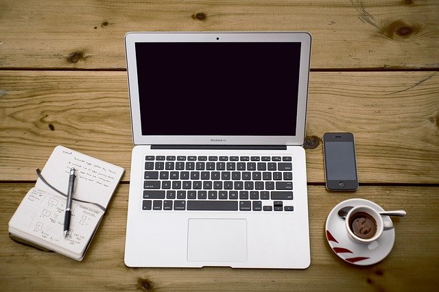 Internet radiowy – zalety i wady oraz opinie użytkowników