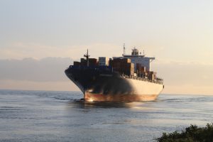 Transport morski - wady i zalety
